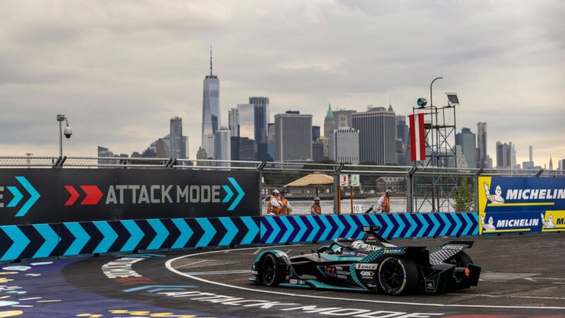 Formula E: Pioggia, colpi di scena e drifting al New York e-prix