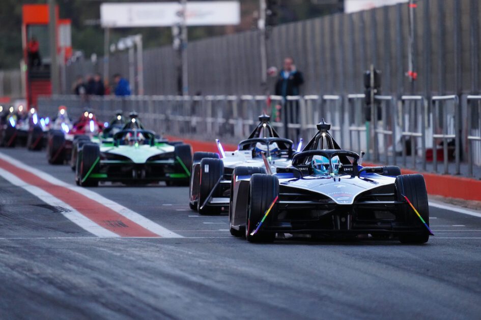 Ingresso in pista delle GEN3 per i test invernali di Formula E a Valencia