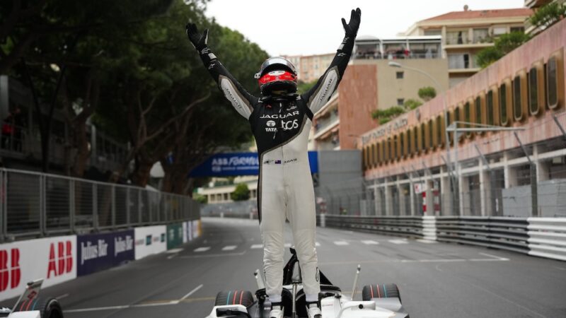 Monaco Eprix: Mitch Evans domina una gara rocambolesca